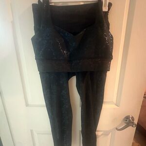 Crowned Athletics Original Snow Sister Sport Bra and Legging Set 👑 ❄️